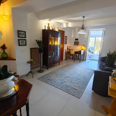Cristina Homestay szállás Casteldaccia